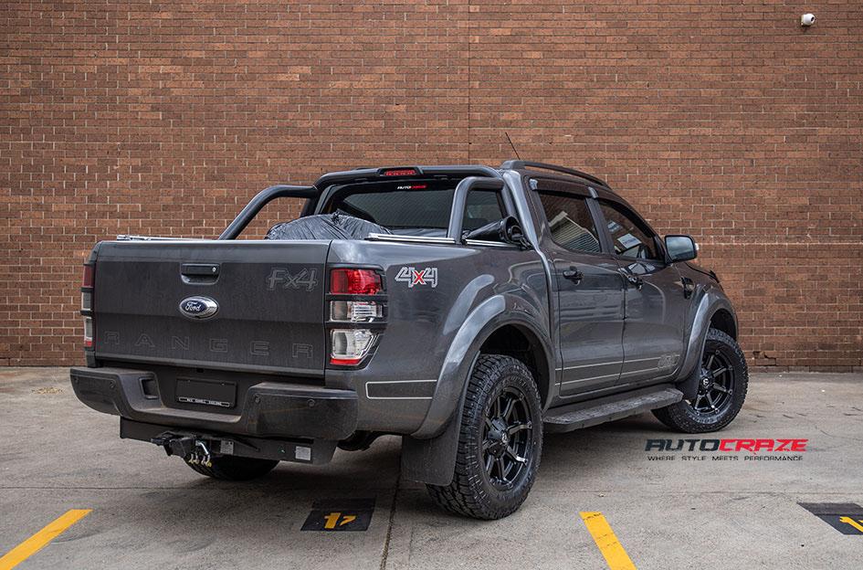 FORD RANGER COUPLER BLACK MACHINED WITH DARK TINT